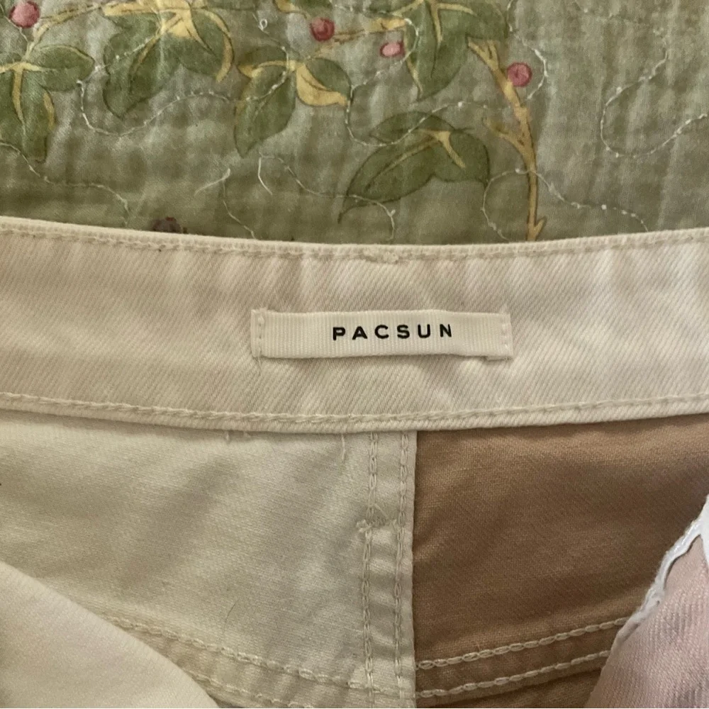PacSun Two-Tone White and Tan Colorblocked Denim Shorts - Picture 5 of 11